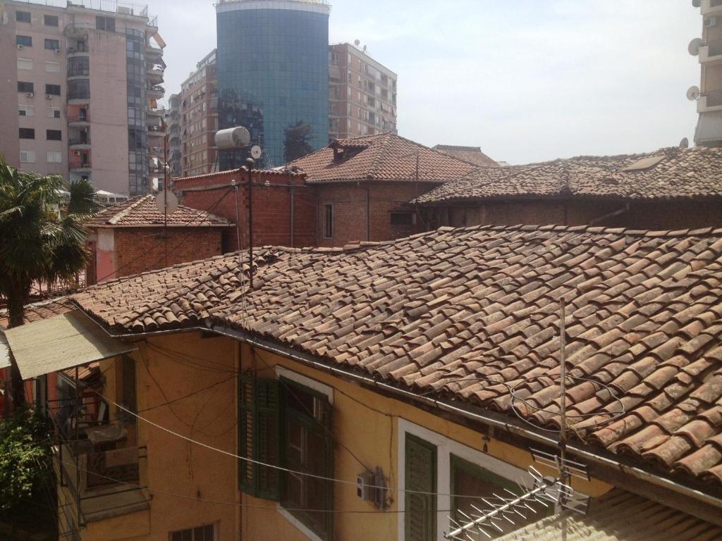 Albaniantrip Rooms And Apartments Tirana Exterior photo